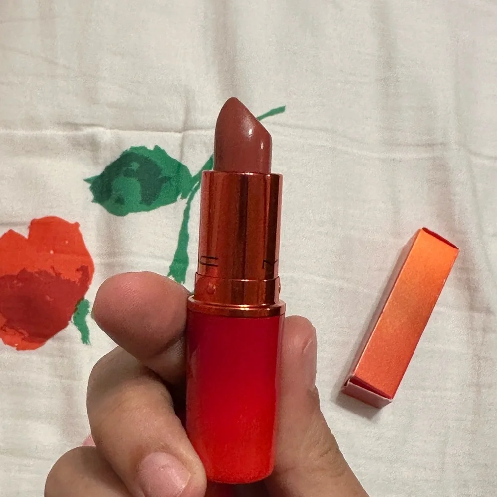 MAC lookin like wealth matte lipstick